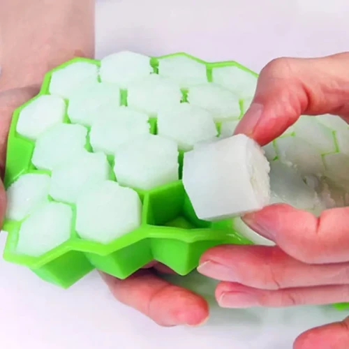 Silicone Ice Cube Tray with Lid - Image 2